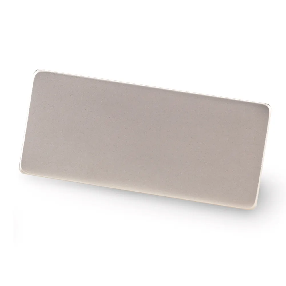 Placa Metálica con Pin